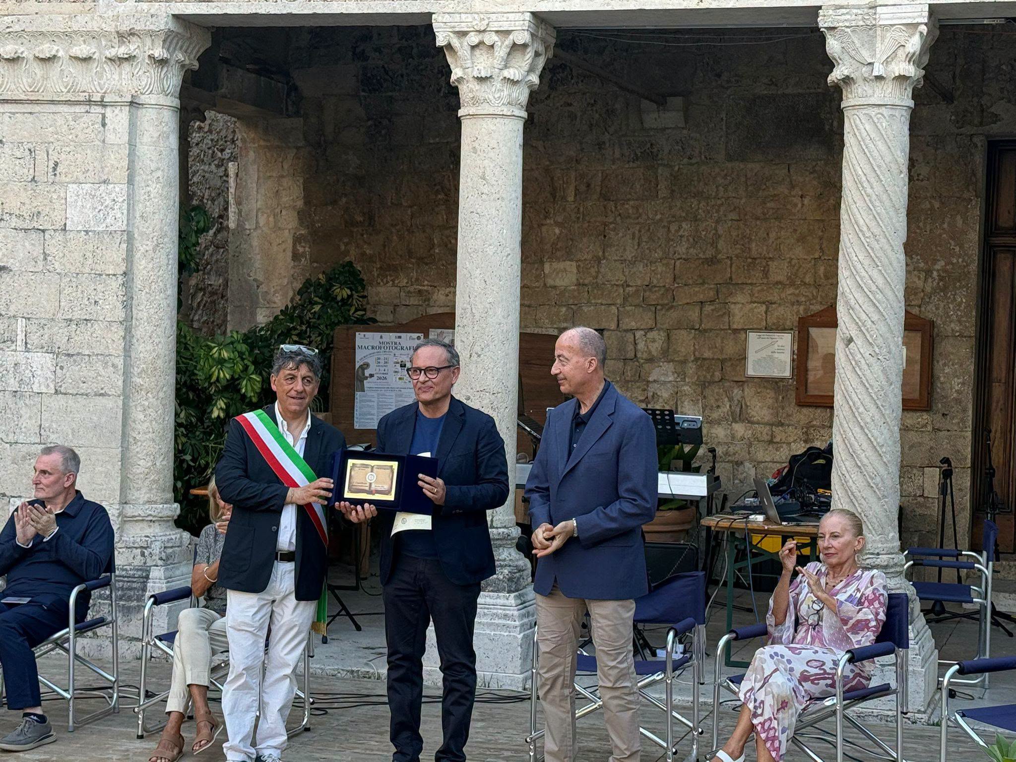 premiazione vincitore premio letterario