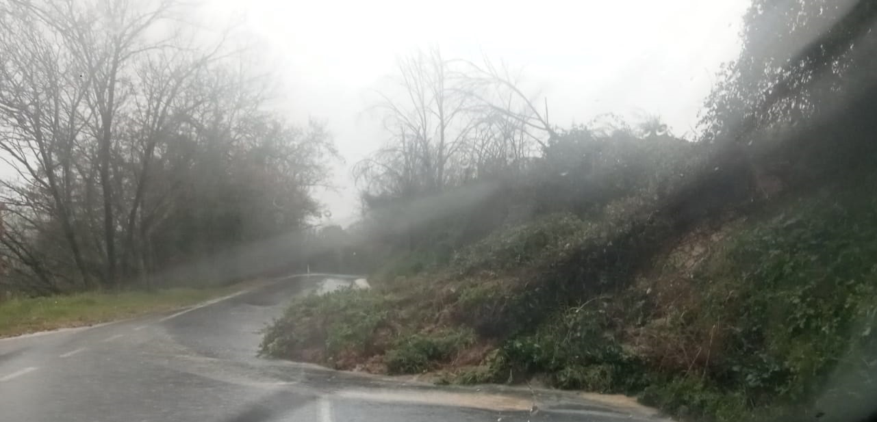 maltempo flagella le strade